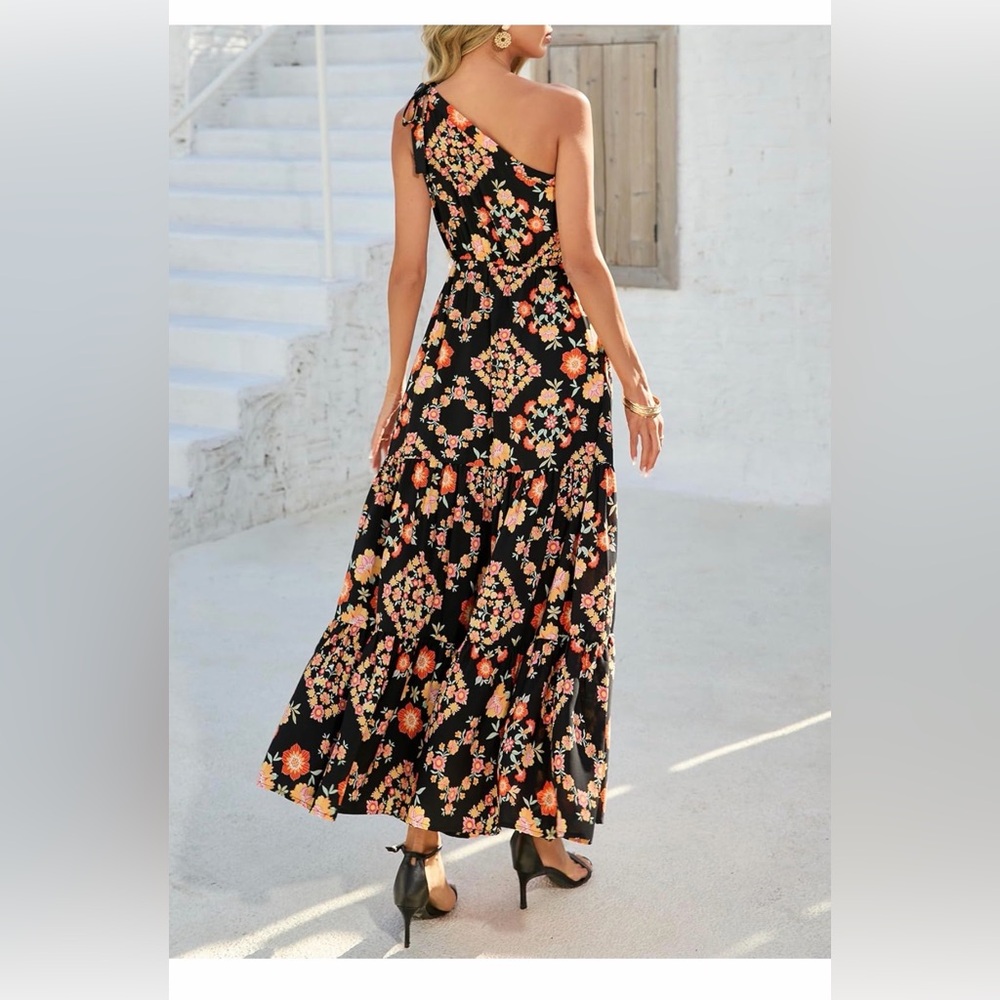 🆕One Shoulder Maxi Dress - Picture 2 of 3